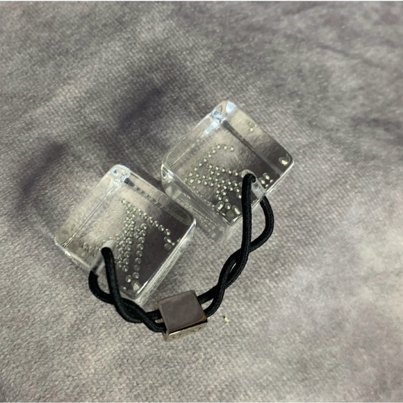 *VINTAGE* Louis Vuitton Clear Crystal LV Hair Tie Resin Cube Vintage Y2K - Picture 7 of 9